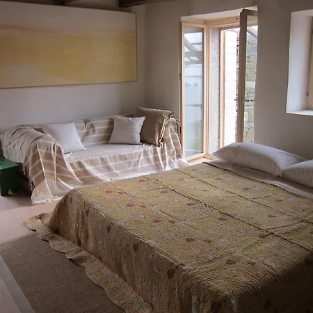 Flori Peaceful House - Short, 20' Drive To The Sea Hébergement de vacances *