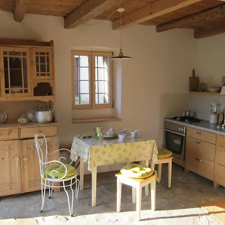 Flori Peaceful House - Short, 20' Drive To The Sea Hébergement de vacances *