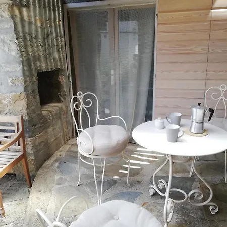 Hébergement de vacances Flori Peaceful House - Short, 20' Drive To The Sea *